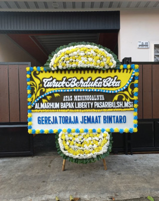 Papan Bunga Duka di MAJENE